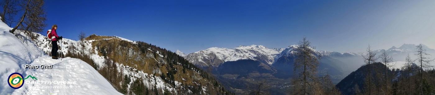 25 Panoramica vista verso la Val di Scalve.jpg